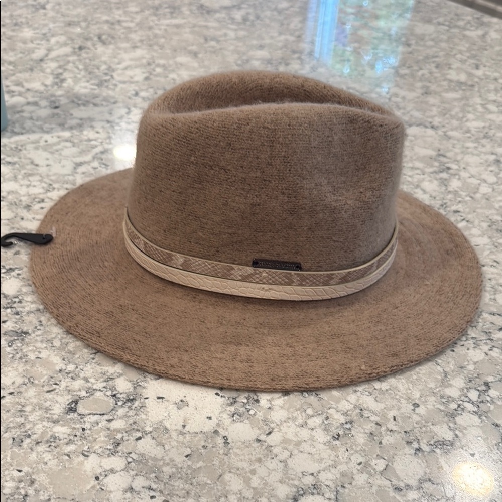 Vince Camuto Beige Wool Fedora Hat with snakeskin band OS never worn NWT - Picture 1 of 6